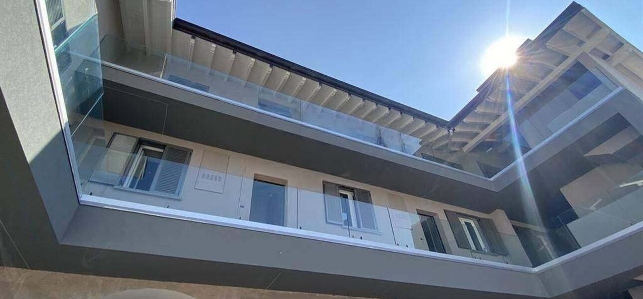 Trilocale al secondo piano in Via Arici 35 a Telgate: i ballatoi affacciati sulla corte interna del complesso